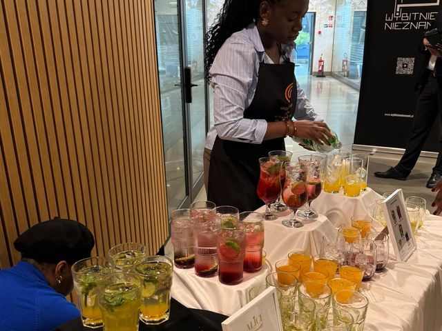 Refreshments being served during guest arrival and networking